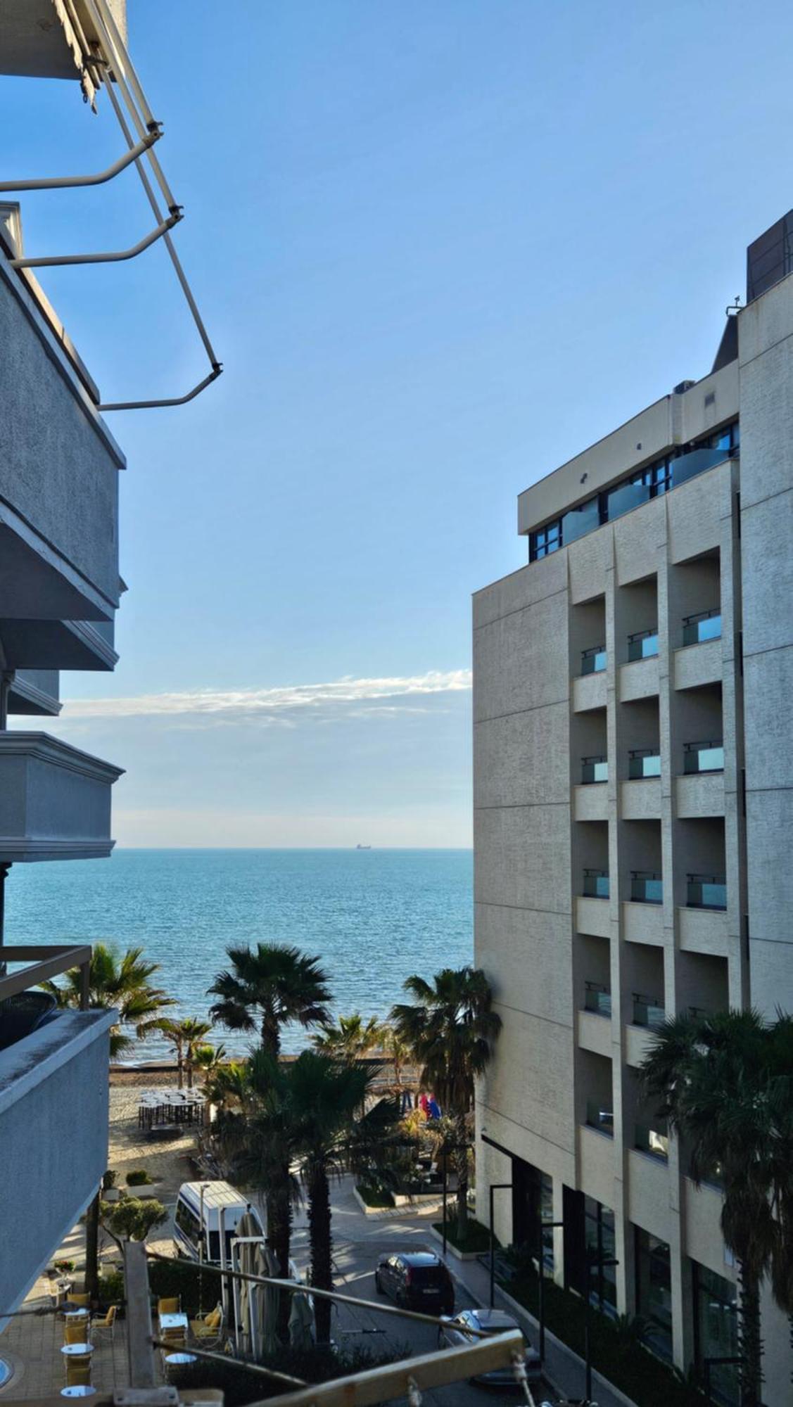 Sea View Apartament. Luxury Area In Durres Beach. Apartment Exterior photo