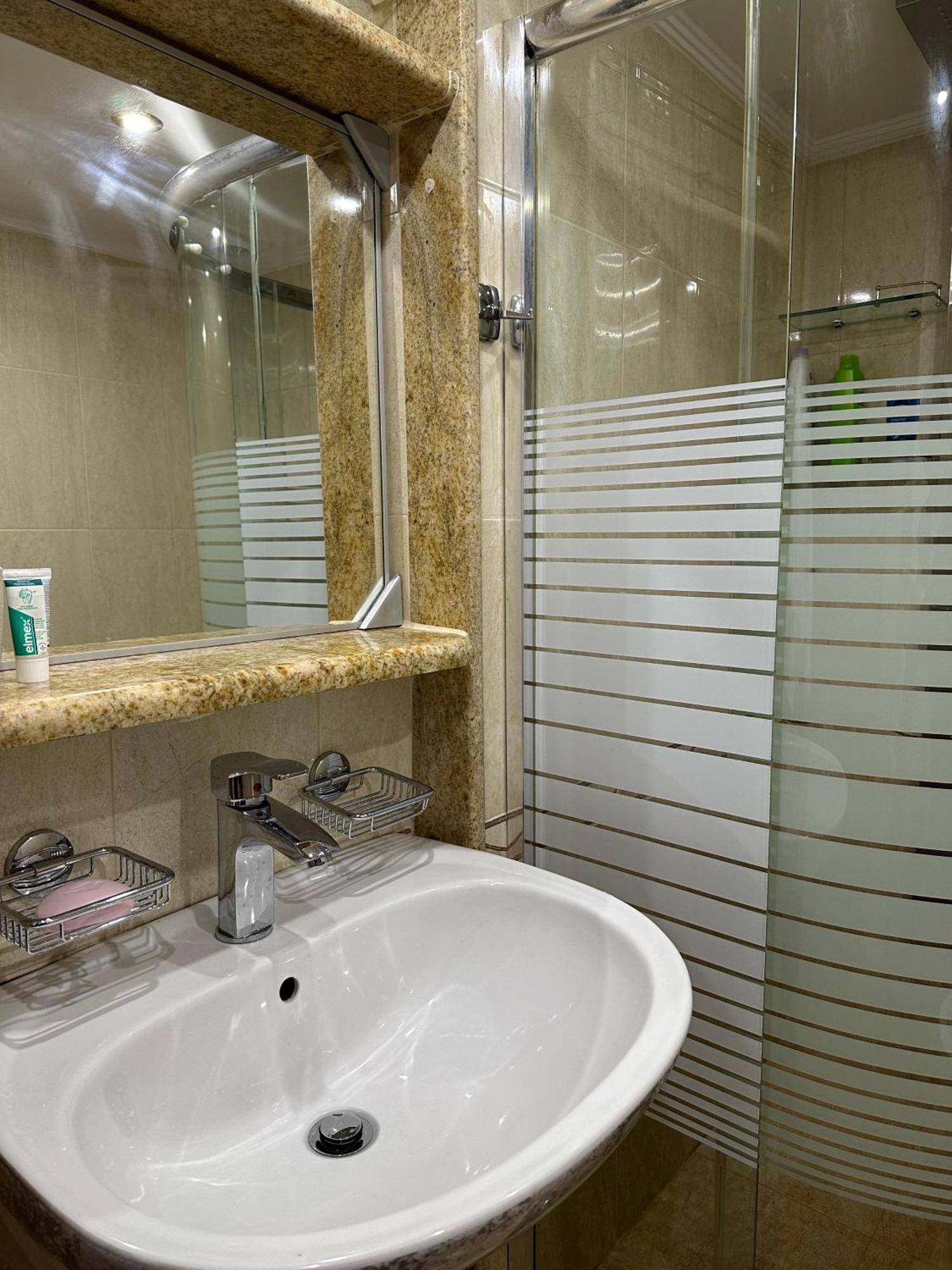 Sea View Apartament. Luxury Area In Durres Beach. Apartment Exterior photo