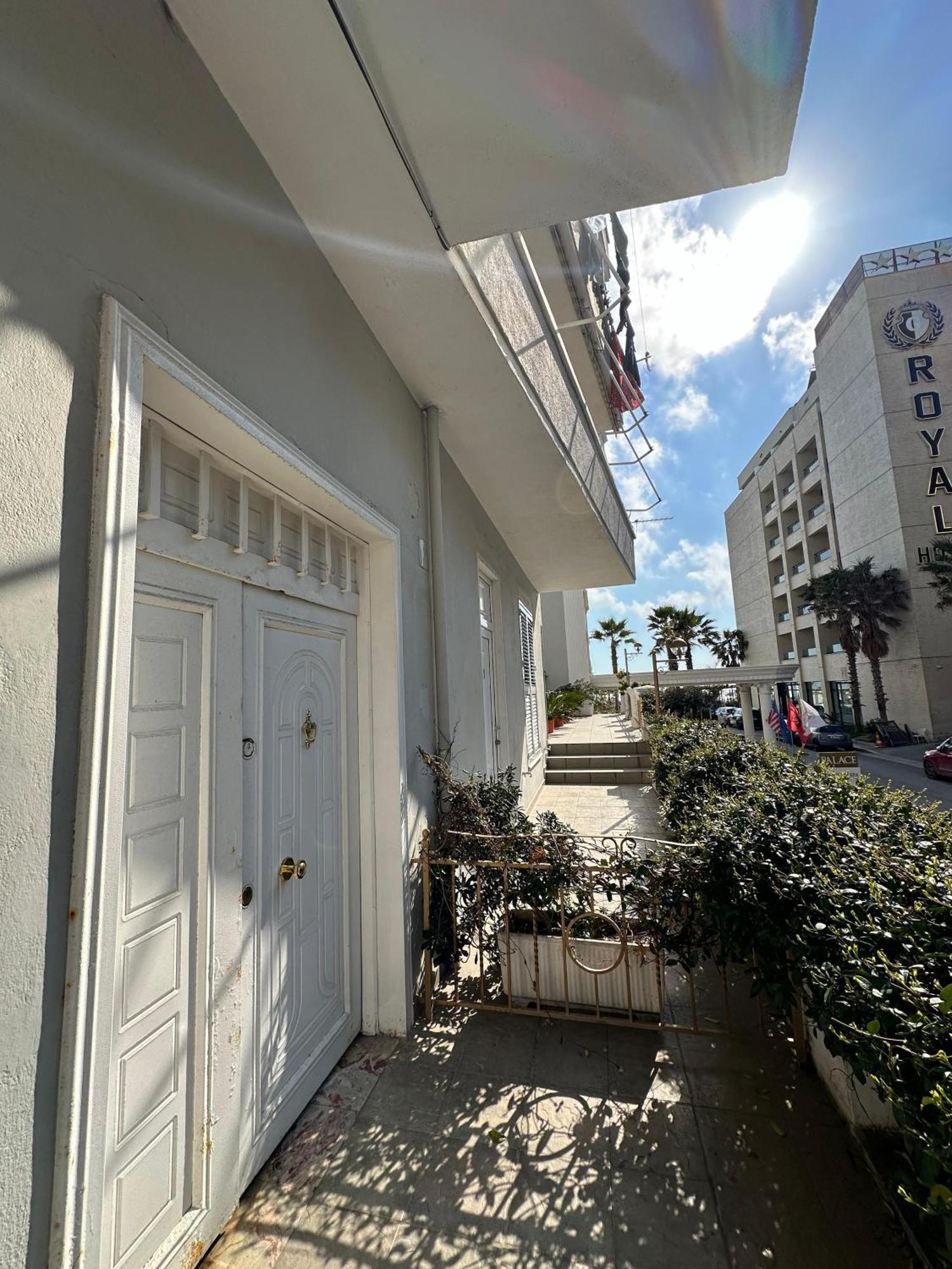 Sea View Apartament. Luxury Area In Durres Beach. Apartment Exterior photo